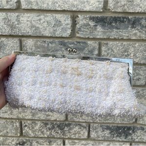 White Beaded Valerie Stevens Kiss Lock Clutch